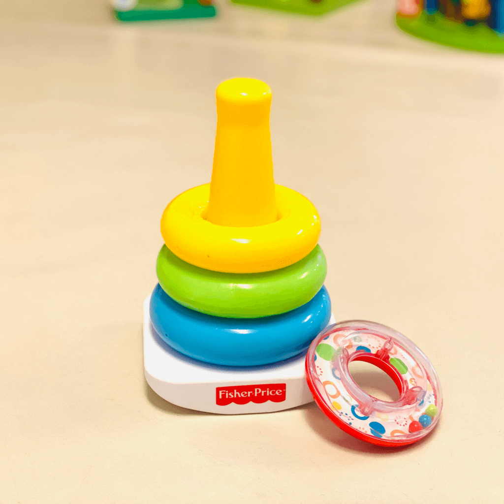 Kleinkindbereich mit Aufsteckspielzeug