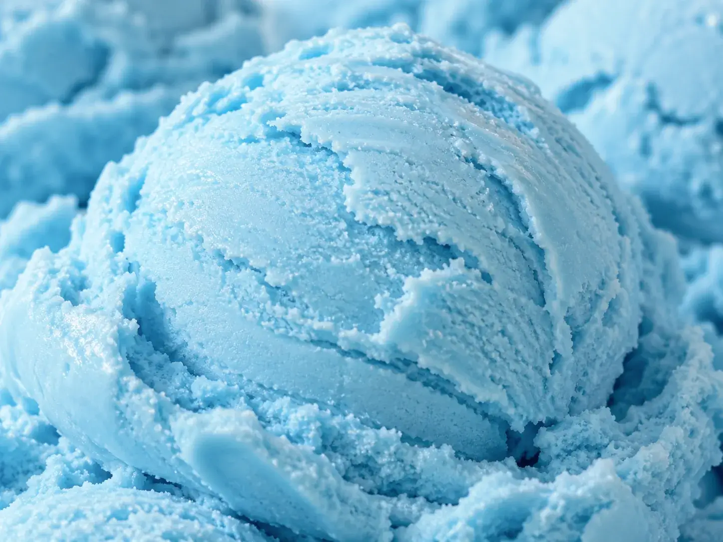 Himmelblaues Eis in Nahaufnahme